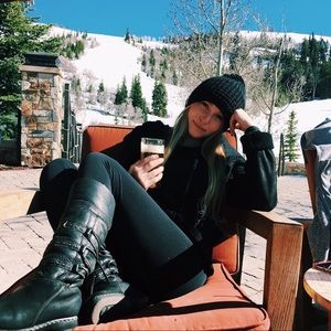 Meet your Posher, Zoe